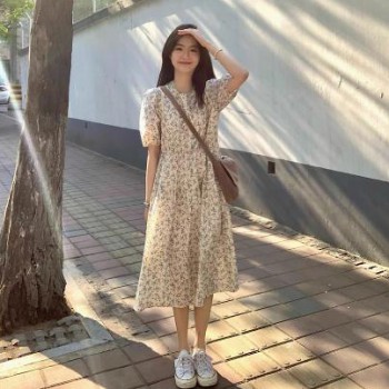 法式泡泡袖桔梗茶歇碎花连衣裙女夏2025年新款小清新温柔风长裙子