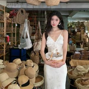 Norain不下雨 缎面设计感海边度假V领吊带连衣裙女春夏气质长裙