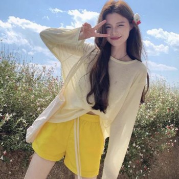 泰国旅游多巴胺穿搭套装女云南海岛拍照沙滩裙三亚海边度假连衣裙