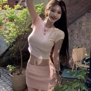 2025新款性感辣妹穿搭套装女夏季纯欲风粉色t恤上衣包臀裙两件套