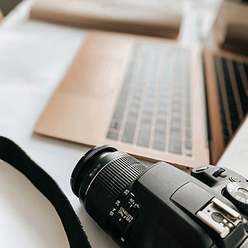 AWMUMU纯欲辣妹短袖T恤女修身显瘦百搭短款上衣玫瑰花半裙套装女